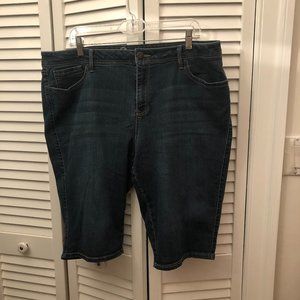 W62 Women Signature Fit Bermuda Shorts,  18